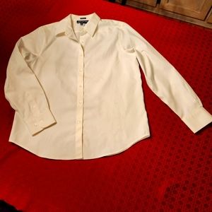 Jones New York ladies long sleeve blouse. Size M.